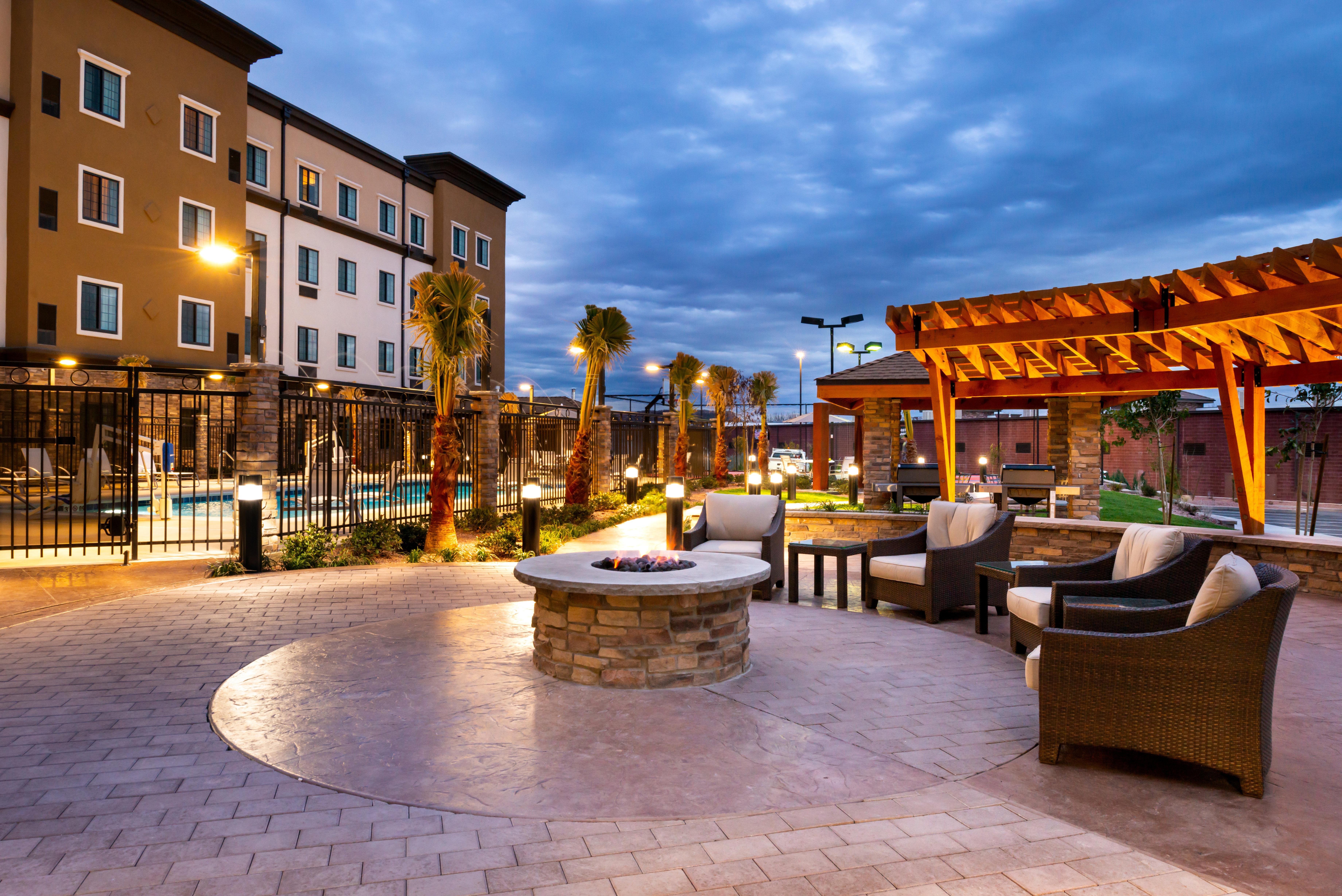 Staybridge Suites - St George By Ihg St. George Esterno foto